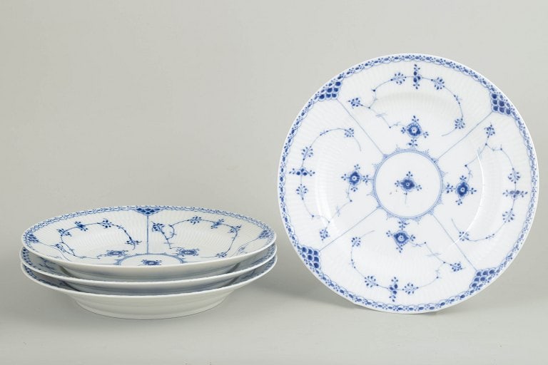 Royal Copenhagen, Denmark. Blue Fluted Half Lace set of four porcelain dinner plates with underglaze (1 of 4)