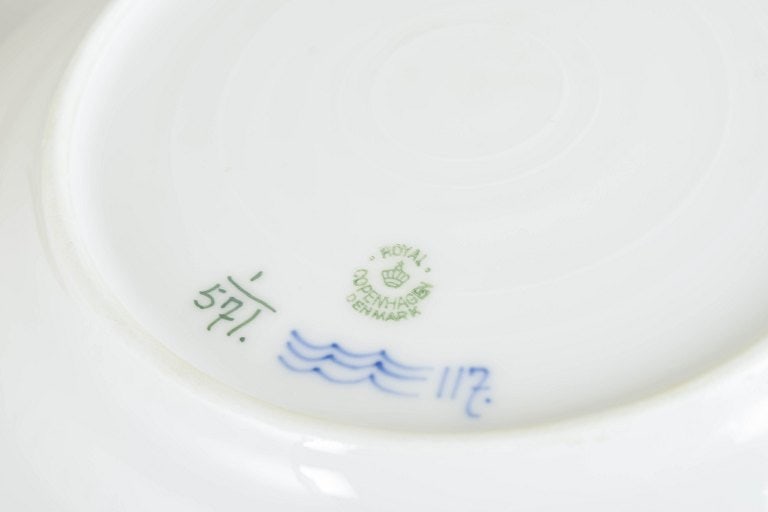 Royal Copenhagen, Denmark. Blue Fluted Half Lace set of four porcelain dinner plates with underglaze - 4