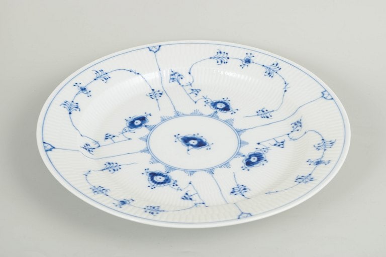 Royal Copenhagen, Denmark. Blue Fluted Plain large round porcelain platter with underglaze cobalt - 2