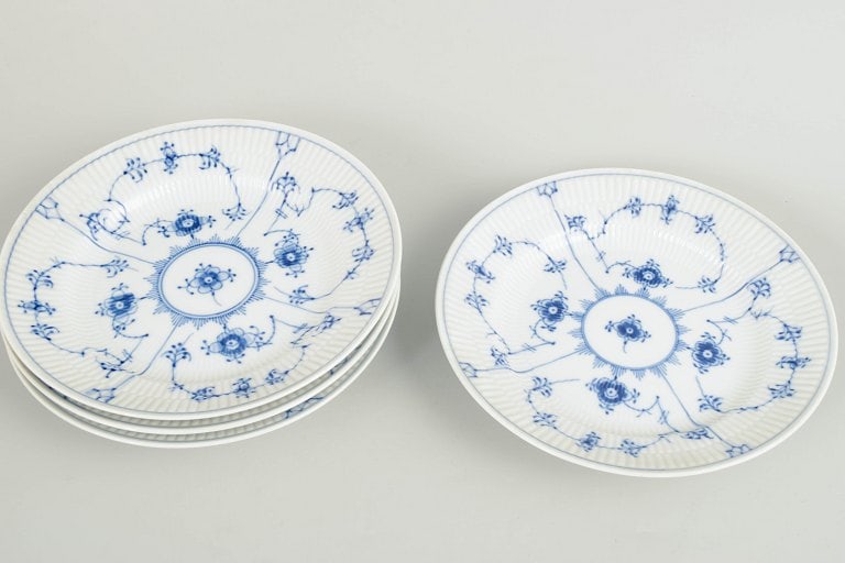 Royal Copenhagen, Denmark. Blue Fluted Plain set of four porcelain lunch/salad plates with - 2