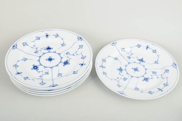 Royal Copenhagen, Denmark. Blue Fluted Plain set of six porcelain dinner plates with underglaze - 2