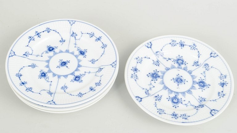 Royal Copenhagen, Denmark. Blue Fluted Plain set of four porcelain cake plates with underglaze - 2