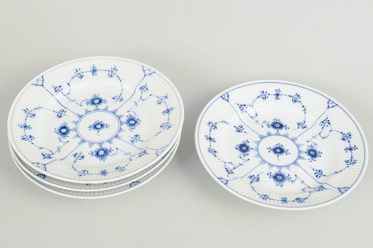 Royal Copenhagen, Denmark. Blue Fluted Plain set of four porcelain lunch plates with underglaze - 2