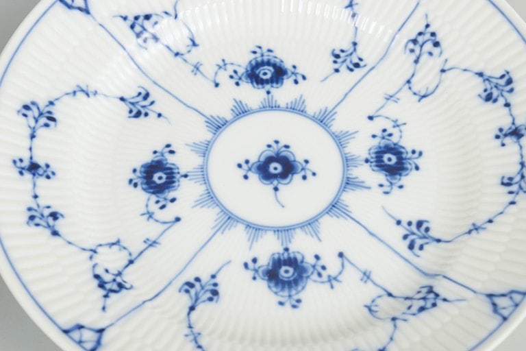 Royal Copenhagen, Denmark. Blue Fluted Plain set of four porcelain lunch plates with underglaze - 3
