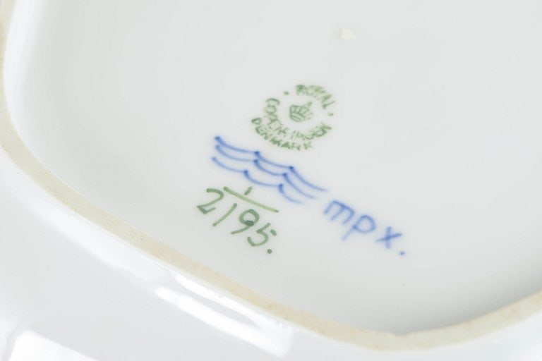 Royal Copenhagen, Denmark. Blue Fluted Plain, porcelain dish with decoration in cobalt blue. Approx. - 4