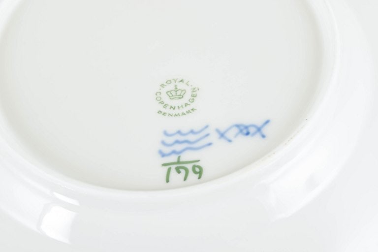Royal Copenhagen, Denmark. Blue Fluted Plain, two porcelain salad plates with decoration in cobalt - 4
