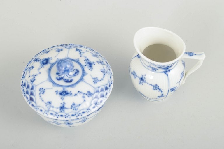 Royal Copenhagen, Denmark. Blue Fluted Half Lace, porcelain sugar bowl and creamer with decoration - 2