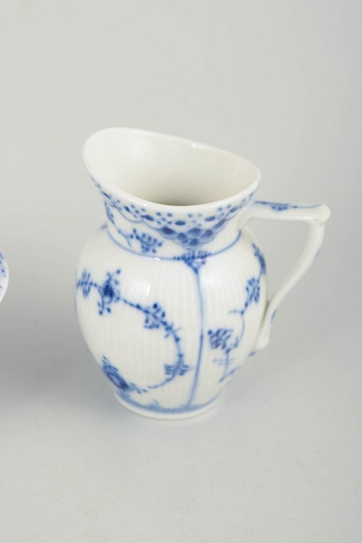 Royal Copenhagen, Denmark. Blue Fluted Half Lace, porcelain sugar bowl and creamer with decoration - 3