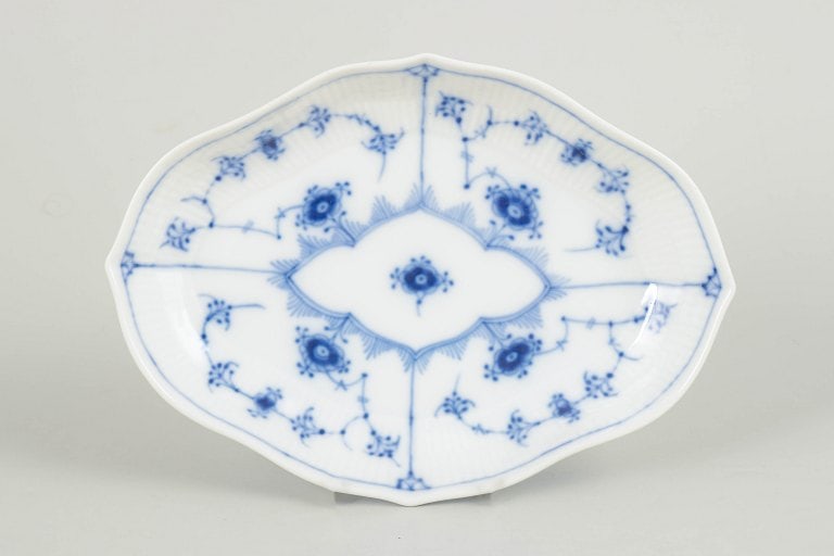 Royal Copenhagen Blue Fluted Plain, Denmark. Porcelain dish in cobalt underglaze. Approx. 1980s. (1 of 4)