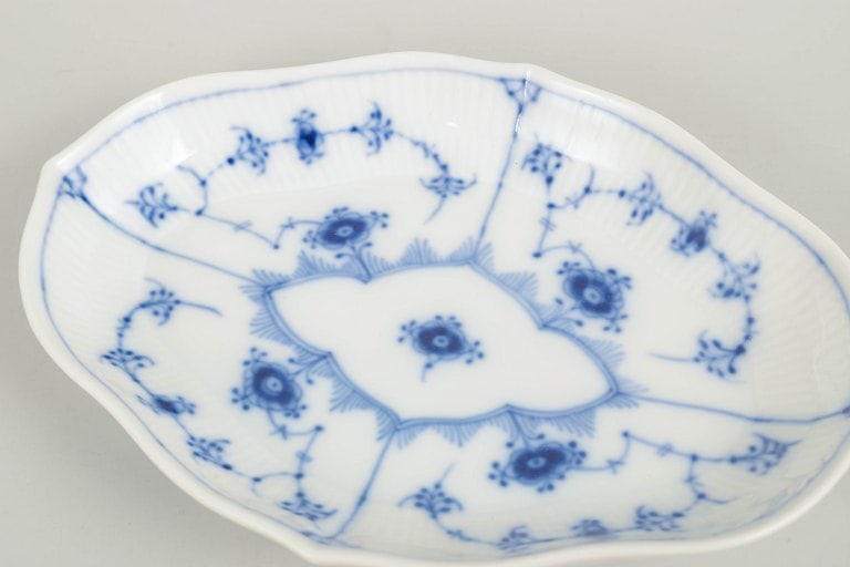 Royal Copenhagen Blue Fluted Plain, Denmark. Porcelain dish in cobalt underglaze. Approx. 1980s. - 3