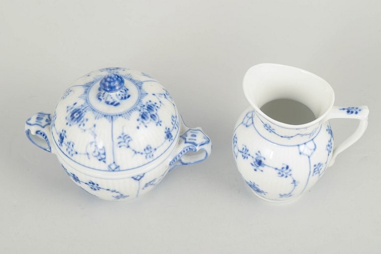 Royal Copenhagen, Denmark. Blue Fluted Plain, porcelain sugar bowl with lid and creamer in cobalt - 2