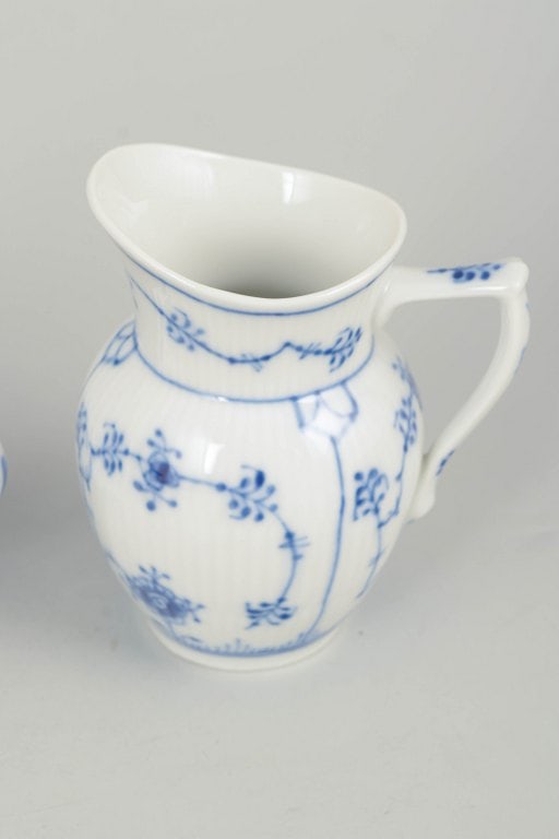 Royal Copenhagen, Denmark. Blue Fluted Plain, porcelain sugar bowl with lid and creamer in cobalt - 3