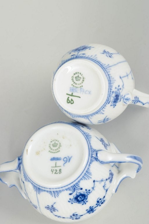 Royal Copenhagen, Denmark. Blue Fluted Plain, porcelain sugar bowl with lid and creamer in cobalt - 4
