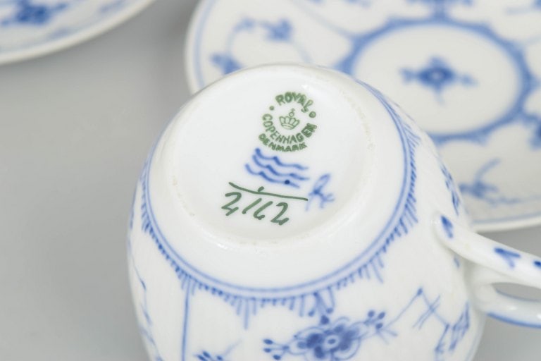 Royal Copenhagen, Denmark. Blue Fluted Plain, set of four porcelain coffee cups with saucers in - 4