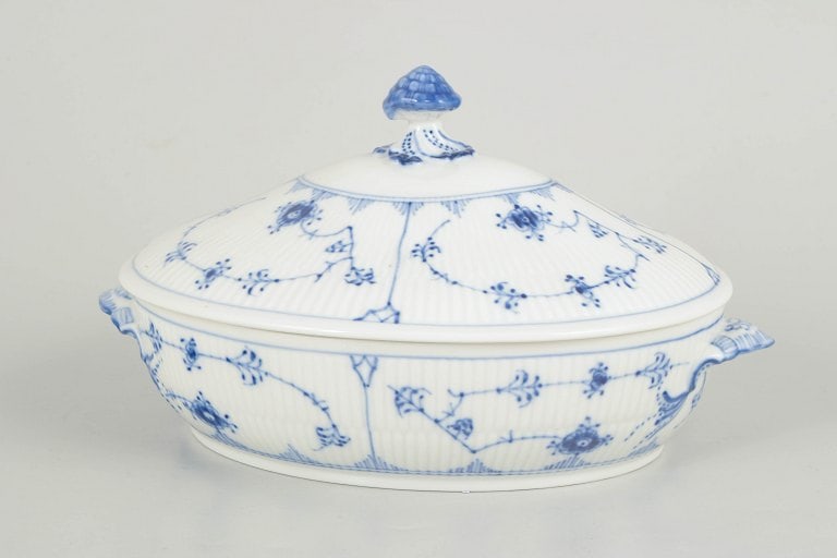 Royal Copenhagen, Denmark. Blue Fluted Plain oval porcelain lidded tureen in underglaze blue. (1 of 4)