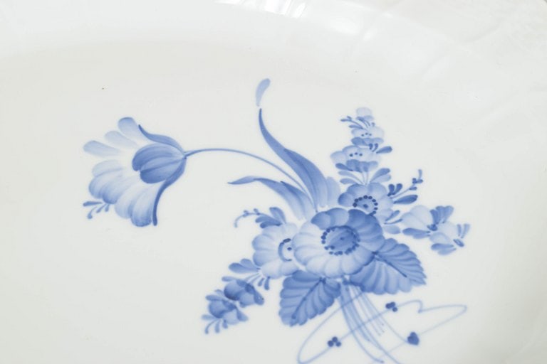 Royal Copenhagen, Denmark. Blue Flower Curved oval serving dish with blue floral motif in relief. - 3