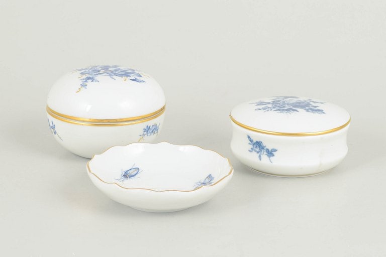 Meissen Aquatinta, Germany. Set of two lidded jars and one dish with floral and insect motifs. (1 of 4)