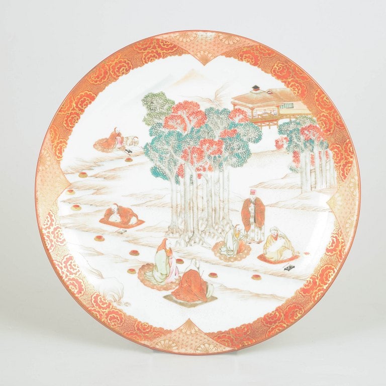 Kutani, Japan. Porcelain dish in aka-e style, large dish in red, green and gilt tones. Circa 1900. (1 of 4)