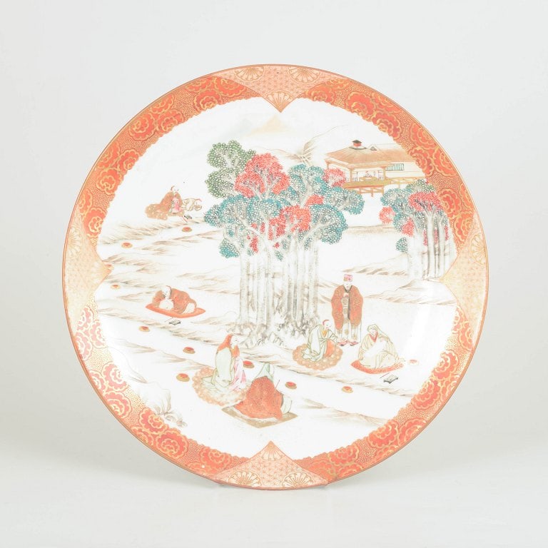 Kutani, Japan. Porcelain dish in aka-e style, large circular dish in red, green and gilt tones. (1 of 4)