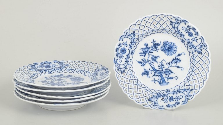 Stadt Meissen, Germany. Set of six porcelain salad plates with pierced rim and blue onion pattern. (1 of 4)