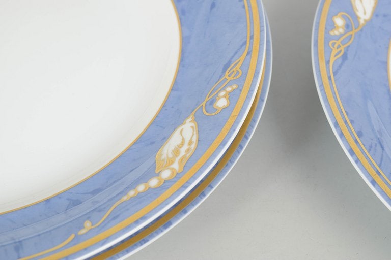 Royal Copenhagen, Denmark. Blue Magnolia, set of three porcelain dinner plates. Approx. 1990s. - 3
