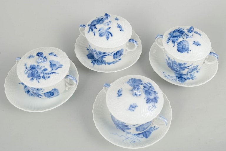 Royal Copenhagen, Denmark. Blue Flower Curved, set of four porcelain bouillon cups with matching - 2