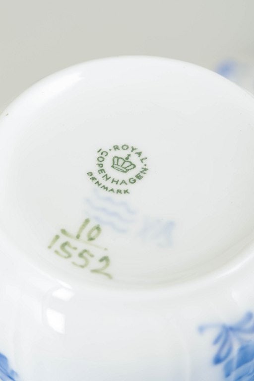 Royal Copenhagen, Denmark. Blue Flower Curved, set of five bouillon cups with matching saucers. - 4