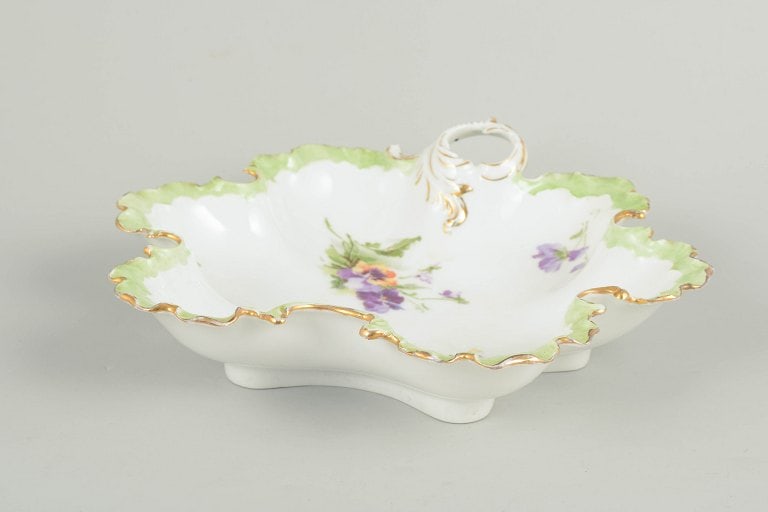 Rosenthal, Germany. Gold decorated floral bowl in porcelain with a scalloped edge and pierced - 2