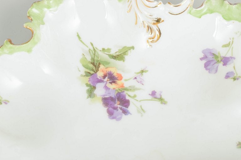 Rosenthal, Germany. Gold decorated floral bowl in porcelain with a scalloped edge and pierced - 3