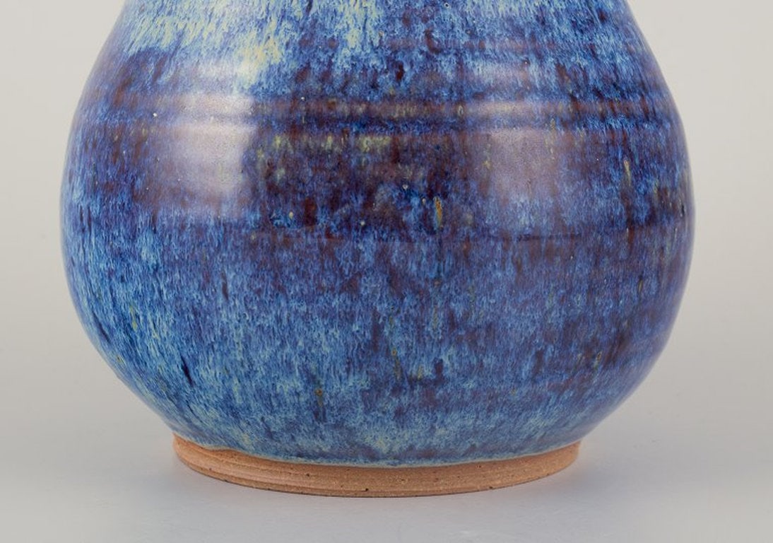 Swedish ceramicist. Unique ceramic vase with float glaze in blue tones. 1970s/80s. - 4