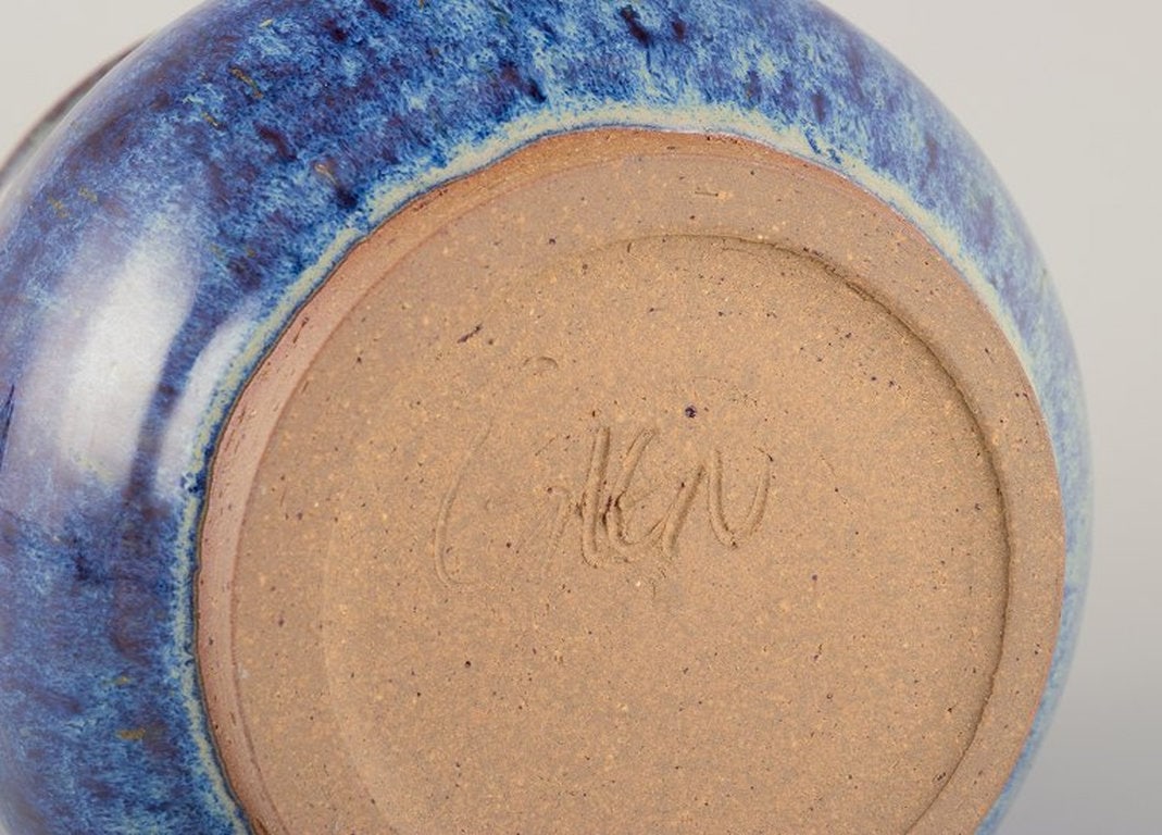 Swedish ceramicist. Unique ceramic vase with float glaze in blue tones. 1970s/80s. - 6