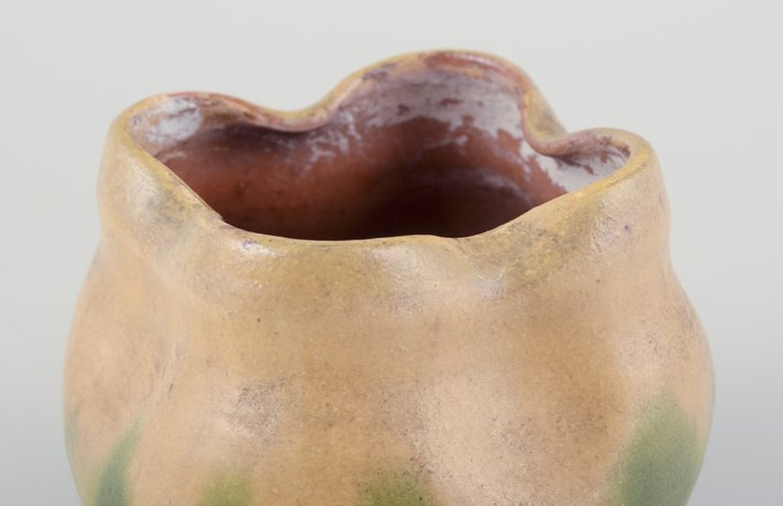 Kähler, Denmark. Small Art Nouveau ceramic plant pot. Approximately 1910s. - 4