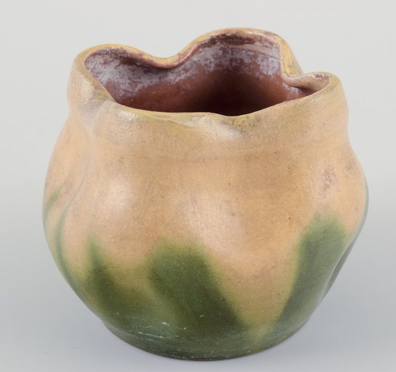 Kähler, Denmark. Small Art Nouveau ceramic plant pot. Approximately 1910s. - 5