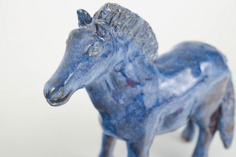 Nils-Erik Zetterström, Sweden. Ceramic foal figure with glossy glaze in blue tones. Approx. - 3