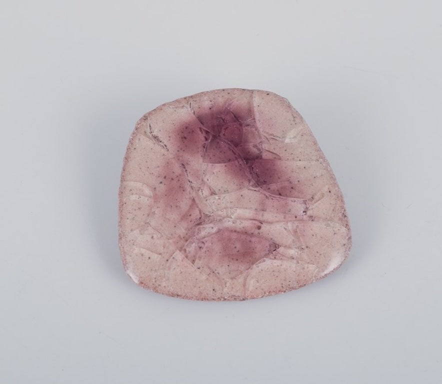 Ole Bjørn Krüger, Danish sculptor and ceramicist. Five unique brooches in glazed stoneware - 4