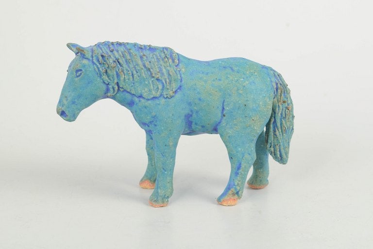 Nils-Erik Zetterström, Sweden. Ceramic pony figure with blue-green glaze. Approx. 1970s.: Nils-Erik Zetterström, pony figure. Unique ceramic sculpture depicting a pony executed in stoneware with blue-green glaze and subtle tonal variations across the surface. The figure is modelled