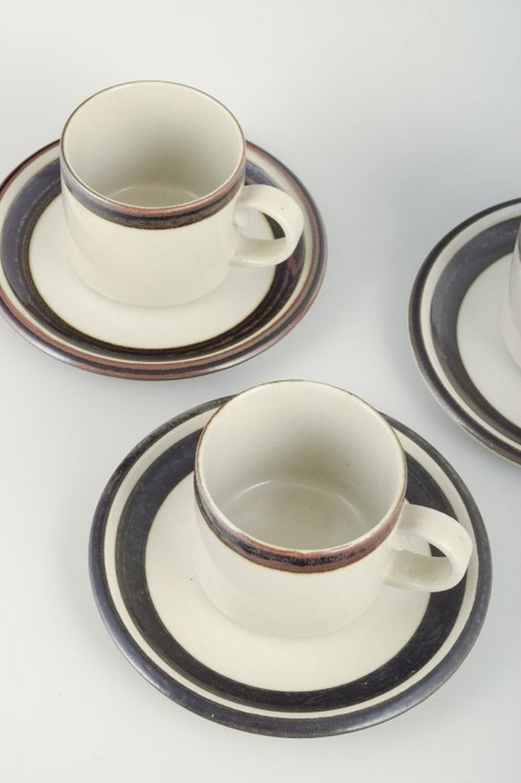Arabia, Finland. Three 'Karelia' coffee cups with matching saucers in ceramic. 1970s. - 2