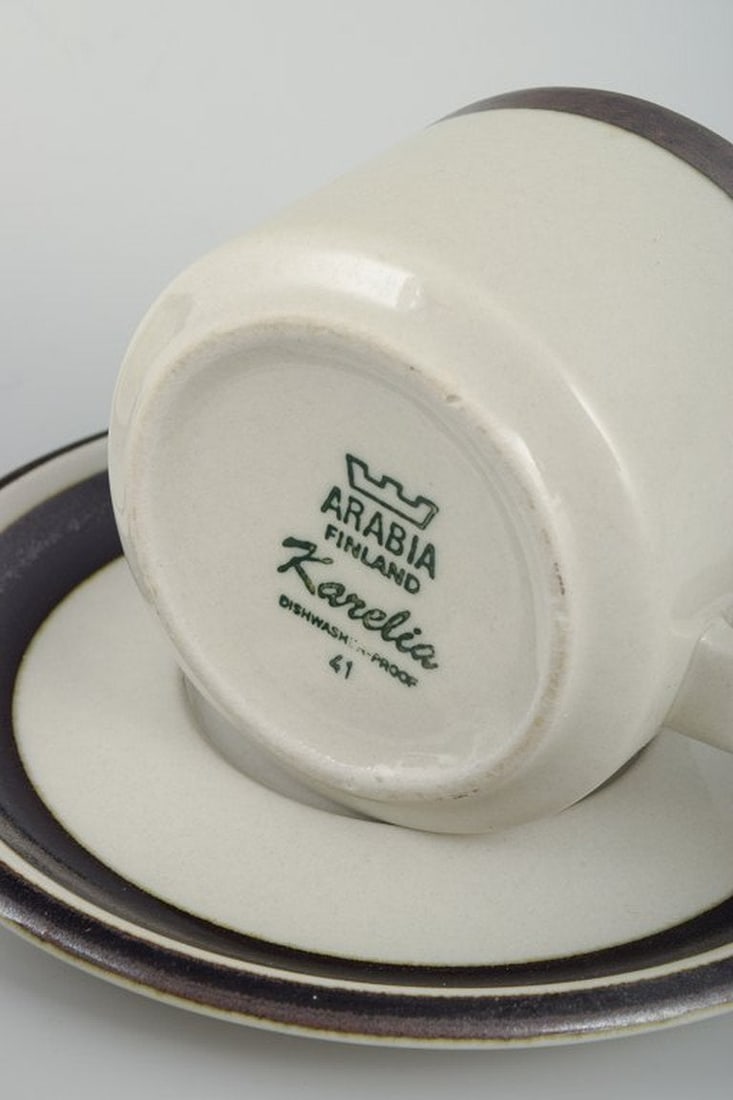 Arabia, Finland. Three 'Karelia' coffee cups with matching saucers in ceramic. 1970s. - 4