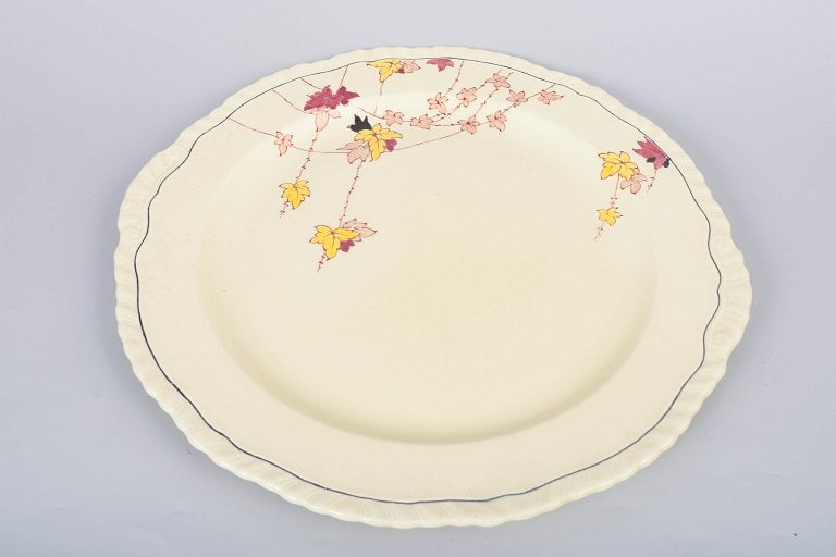 Alfred Meakin, England. Large round Art Deco faience serving dish with Rusette decoration. Approx. - 2