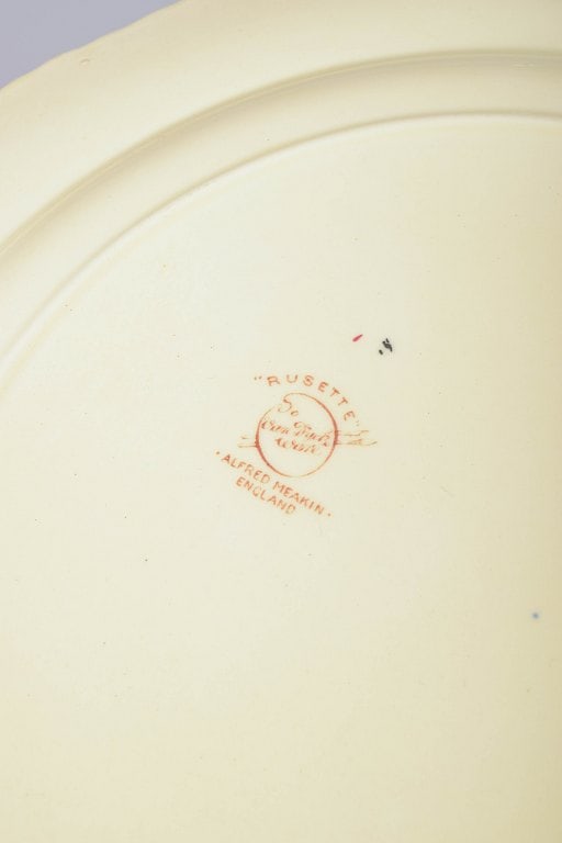 Alfred Meakin, England. Large round Art Deco faience serving dish with Rusette decoration. Approx. - 4