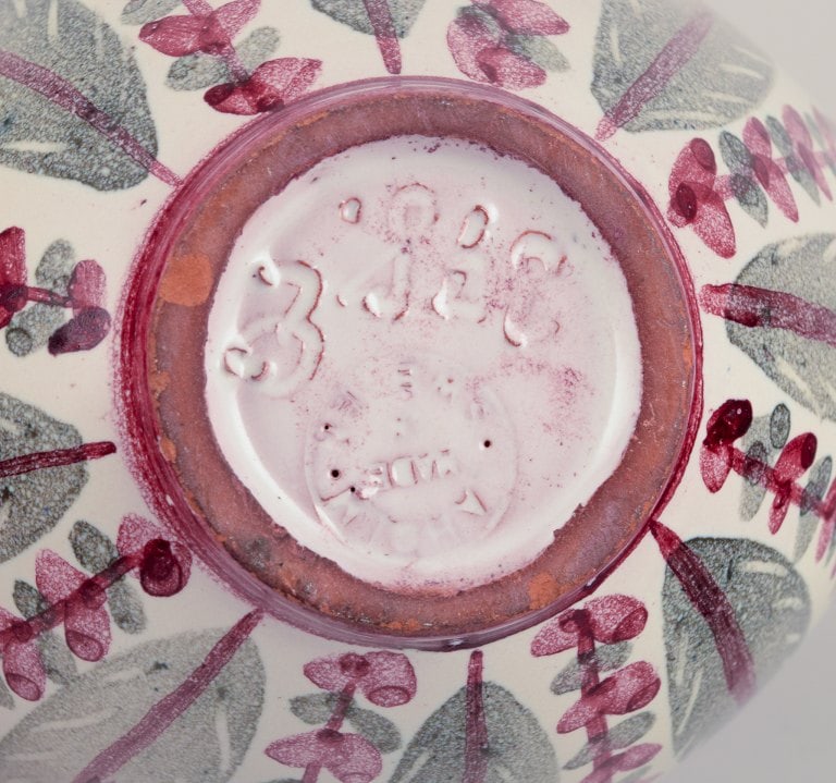 Laholm, Sweden. Two small ceramic bowls. Hand-decorated. - 5