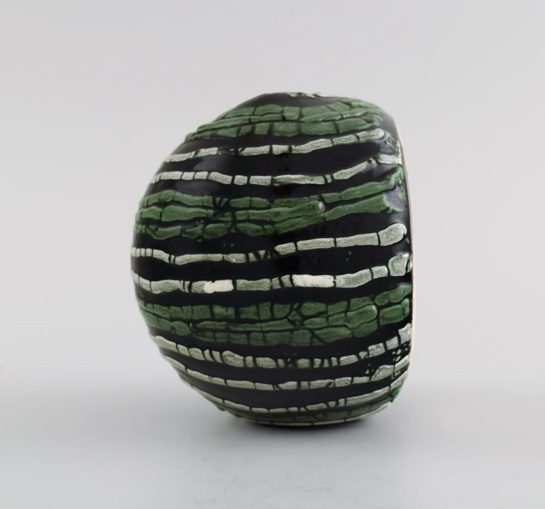 European studio ceramicist. Unique flowerpot for wall hanging in glazed ceramics. Green and white - 5