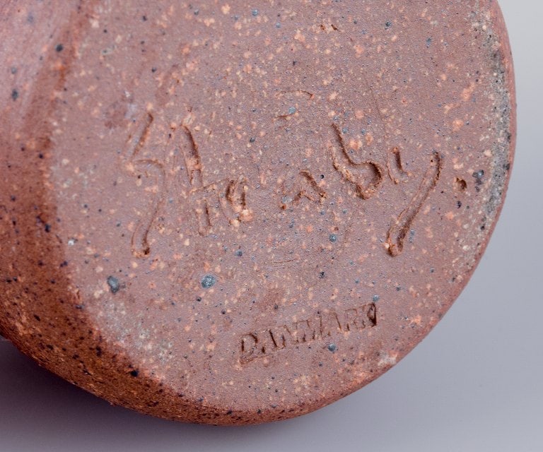 Mogens Nielsen, Nysted / Stouby Keramik, and others. Five pieces of handmade ceramic in shades of - 6