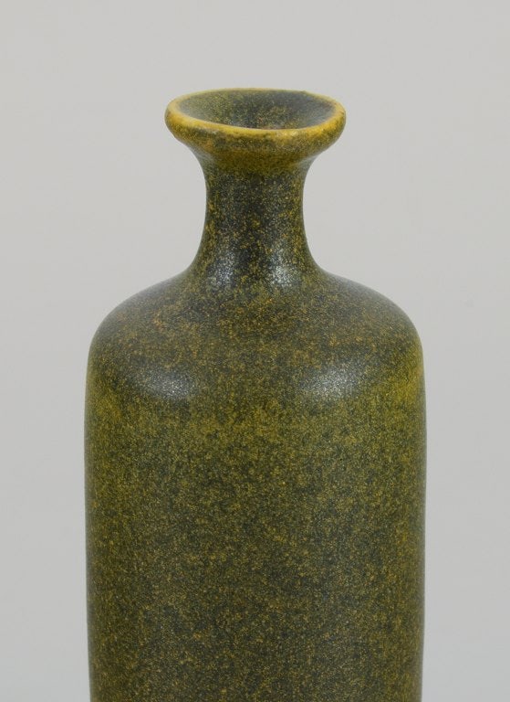 Rolf Palm (1930-2018), Swedish ceramicist. Unique miniature vase with glaze in yellow-green hues. - 5