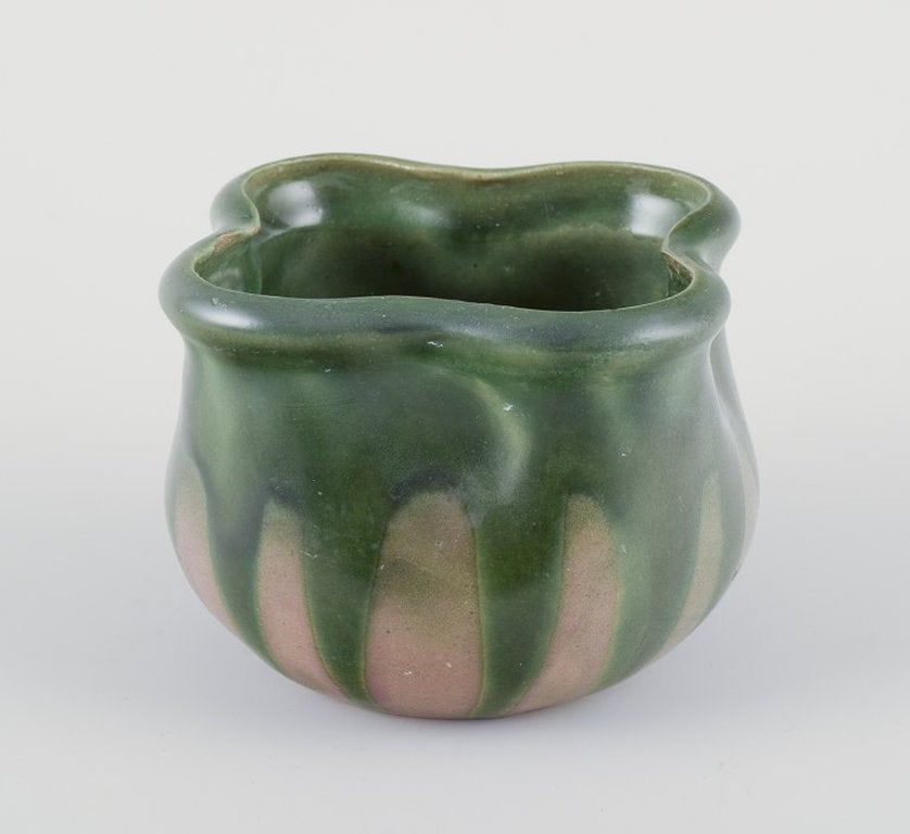 Kähler, Denmark. Small Art Nouveau ceramic plant pot. Approximately 1910s. - 2