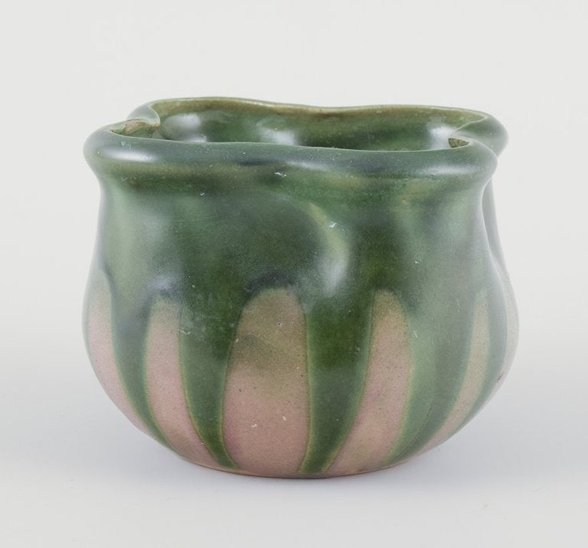 Kähler, Denmark. Small Art Nouveau ceramic plant pot. Approximately 1910s. - 3
