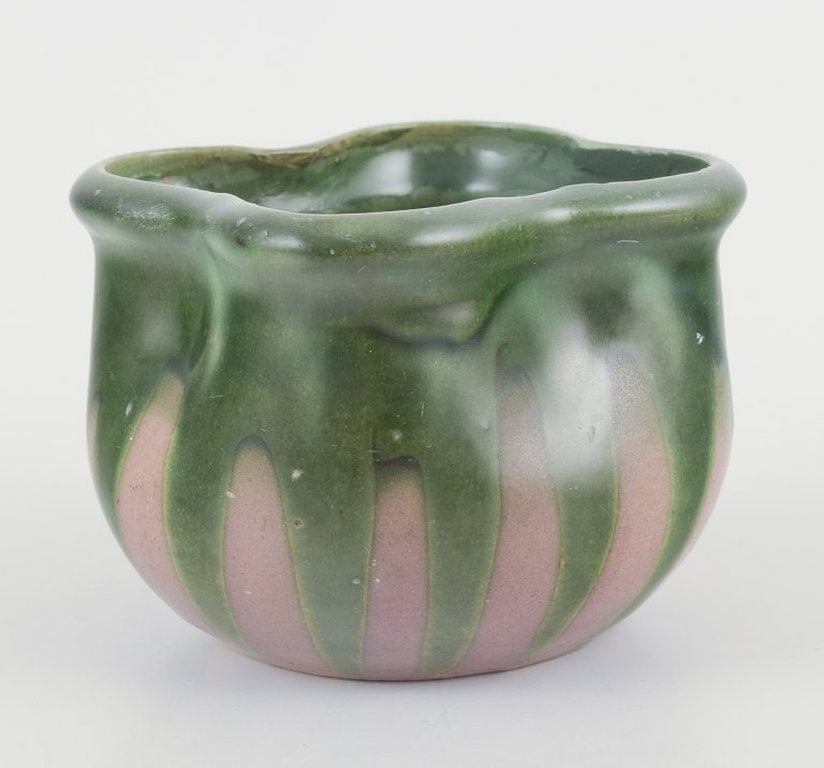 Kähler, Denmark. Small Art Nouveau ceramic plant pot. Approximately 1910s. - 4