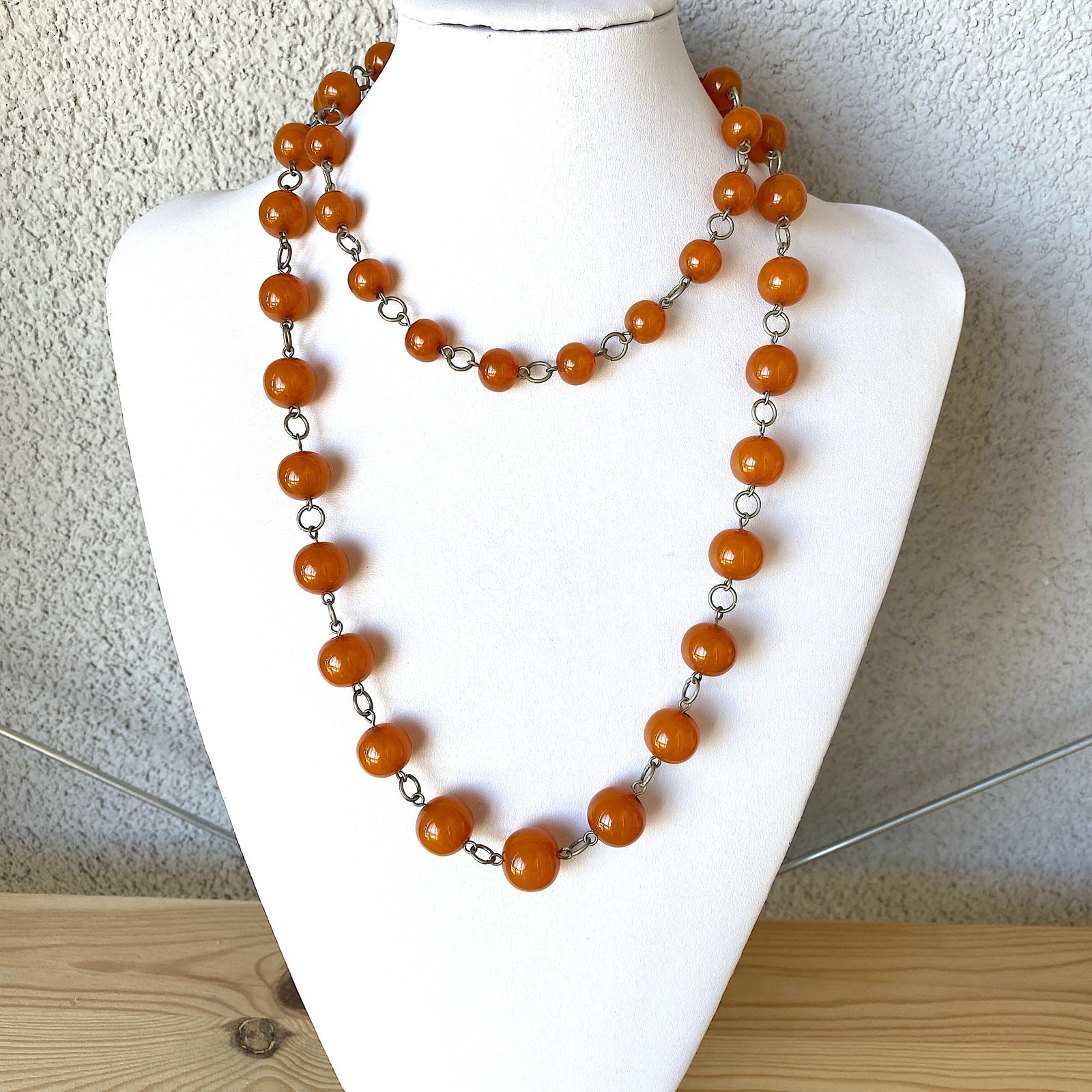 Alluring Amber Necklace made from Round Amber beads: Title:Alluring Amber Necklace made from Round Amber beads Metal:None Gemstone:Amber Weight:66.0 g Size:Bead size: From 16.3 to 11.0 mm Bead size: 0.642 to 0.433 inches Made of:(Reconstituted Amber or 