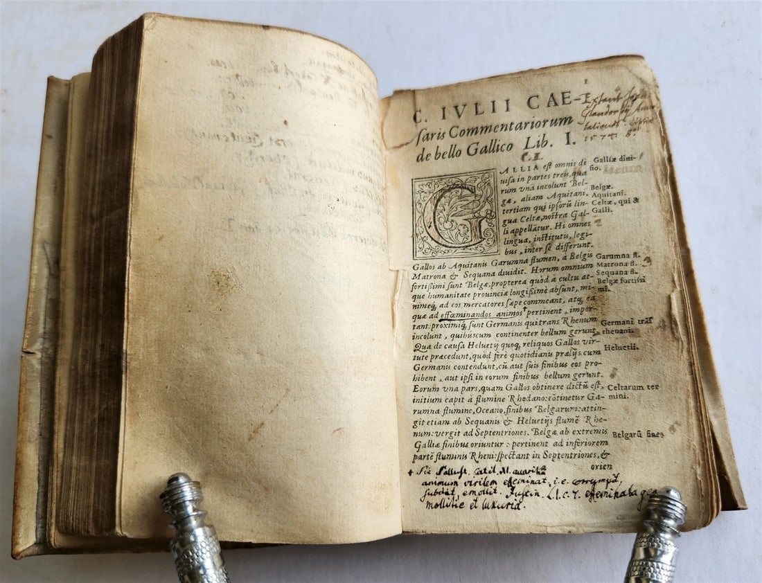 1558 JULIUS CAESAR Rerum ab se gestarum commentarii ILLUSTRATED antique VELLUM - 12