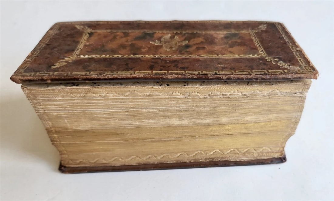 1733 BIBLE in FRENCH Old and New Testament DECORATIVE BINDING antique - 4